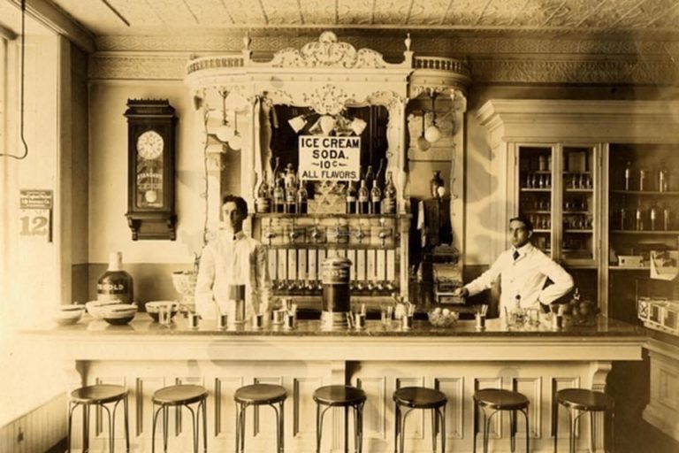 bar-v-apteke-istoriya-restorannogo-dela